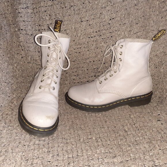 DR. DOC MARTENS-Taupe Leather-1460 Pascal Boots-8 Eye- Size 41/9 Ladies-Excellen - Picture 1 of 11